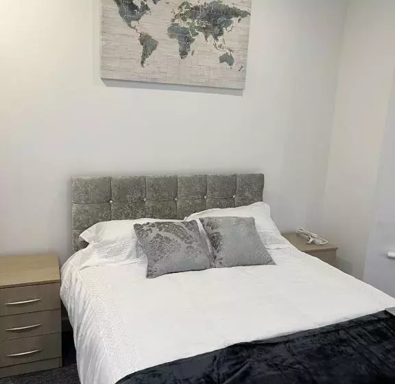 ペンション Room With King Size Bed And Private En Suite Bathroom In The Centre
