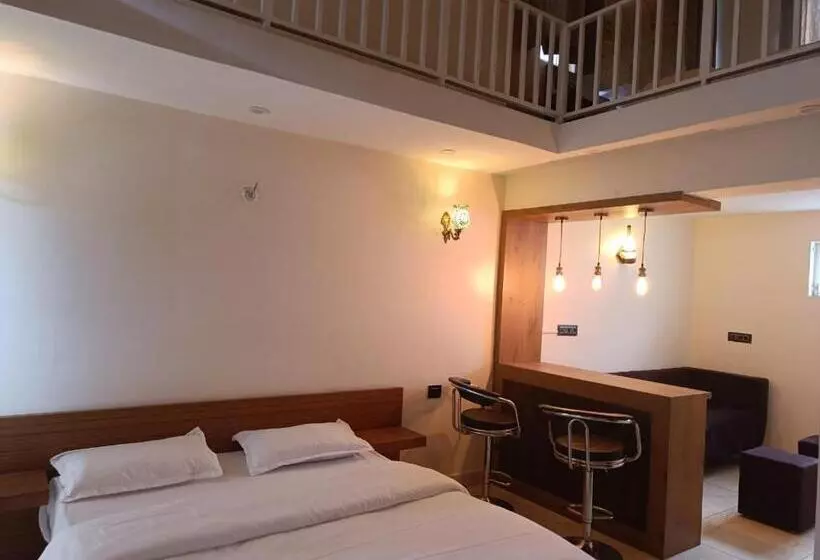 リゾートホテル Aranyamhills