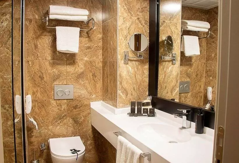 Shelter Inn Hotel & Spa