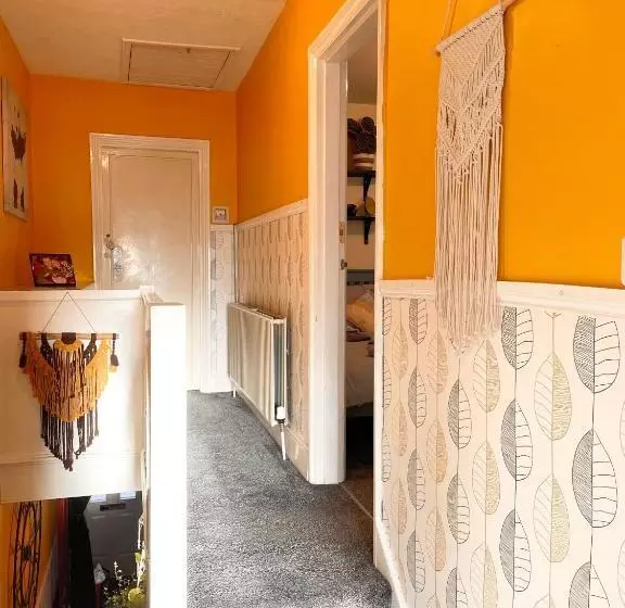 ベッドアンドブレックファースト Double Room In Newhaven With Own Tv & Microwave  Plus Cereal And Toast Breakfast