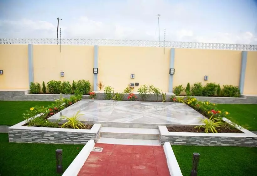 Bella Ella Hotel & Event Center