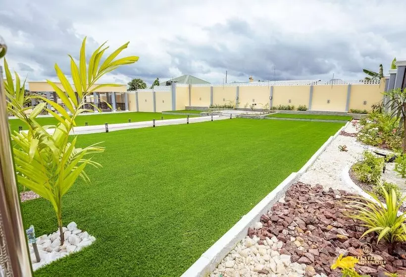 Bella Ella Hotel & Event Center