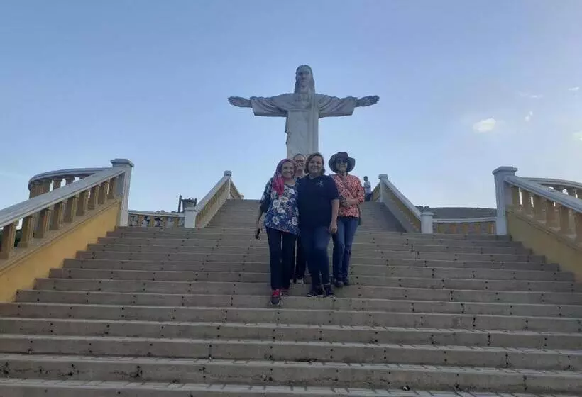 هتل Buendia