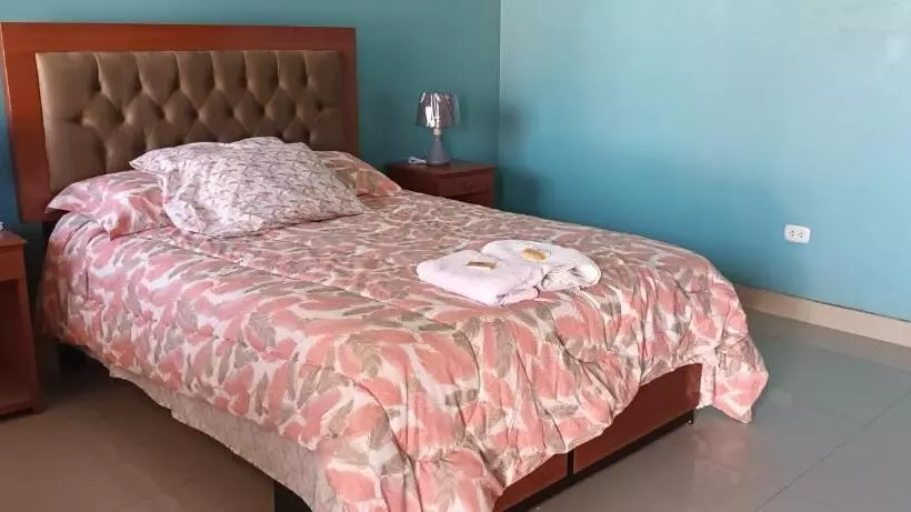 هتل Buendia