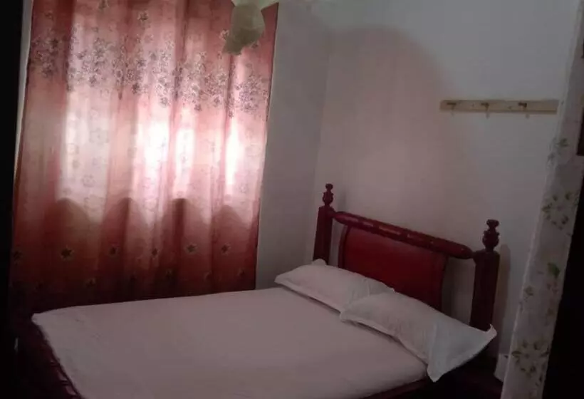 هتل Kalifonia Guest House