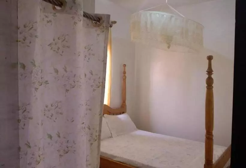 هتل Kalifonia Guest House