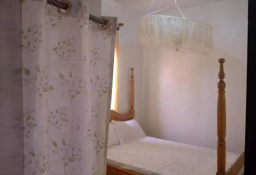 هتل Kalifonia Guest House