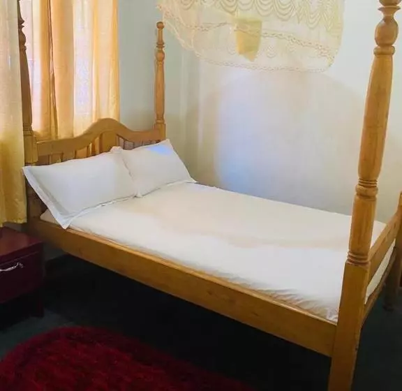 هتل Kalifonia Guest House