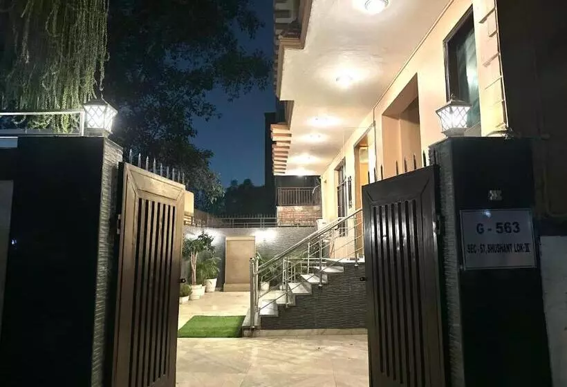ホテル Room With Kitchen Near Golf Course Road