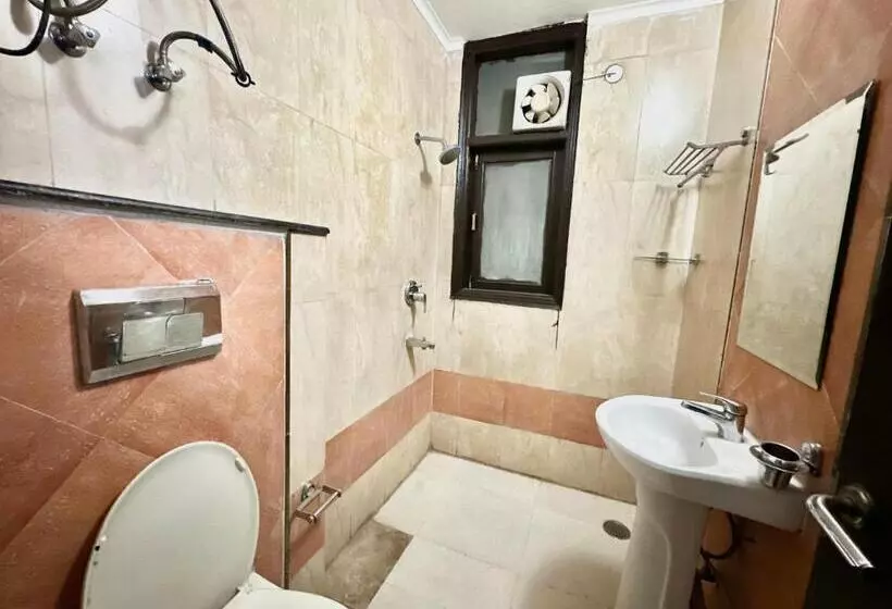 ホテル Room With Kitchen Near Golf Course Road