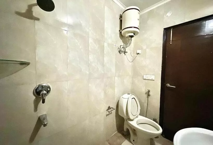 ホテル Room With Kitchen Near Golf Course Road
