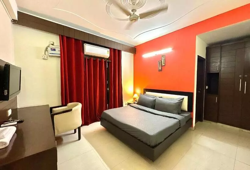 ホテル Room With Kitchen Near Golf Course Road