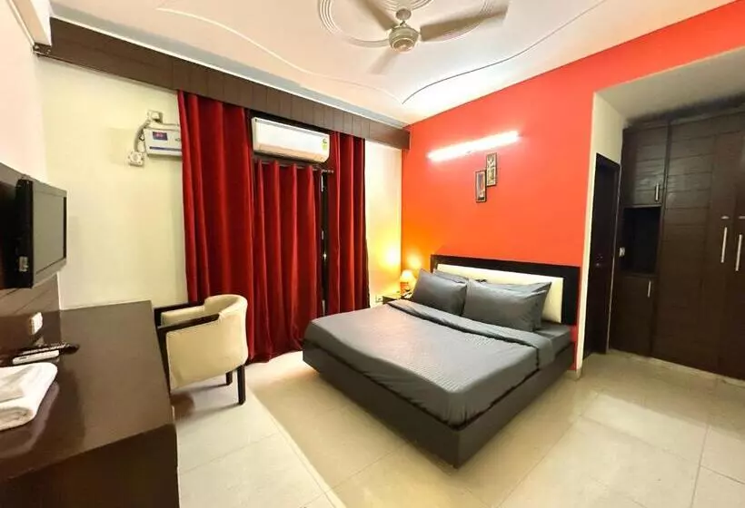 ホテル Room With Kitchen Near Golf Course Road