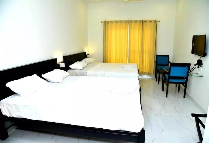 ホテル Sharada Inn