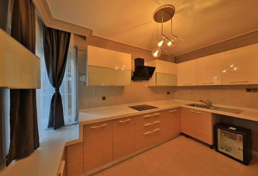 호텔 Treekos Suite