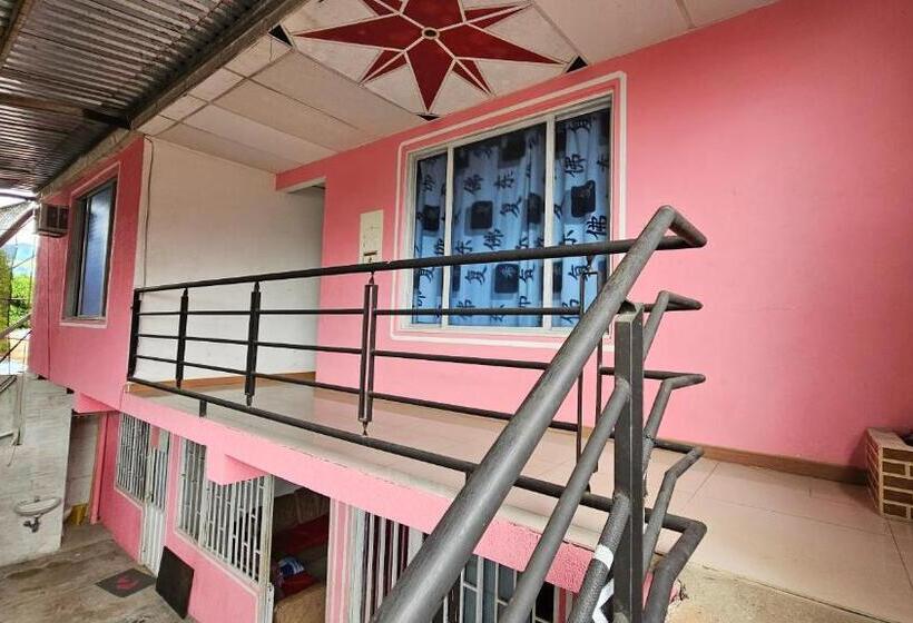 ペンション El Portal Del Llano