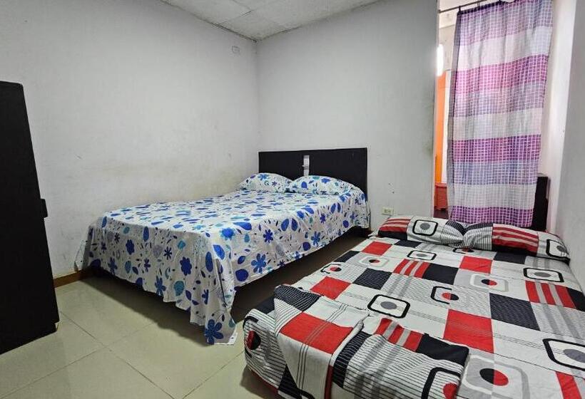 ペンション El Portal Del Llano