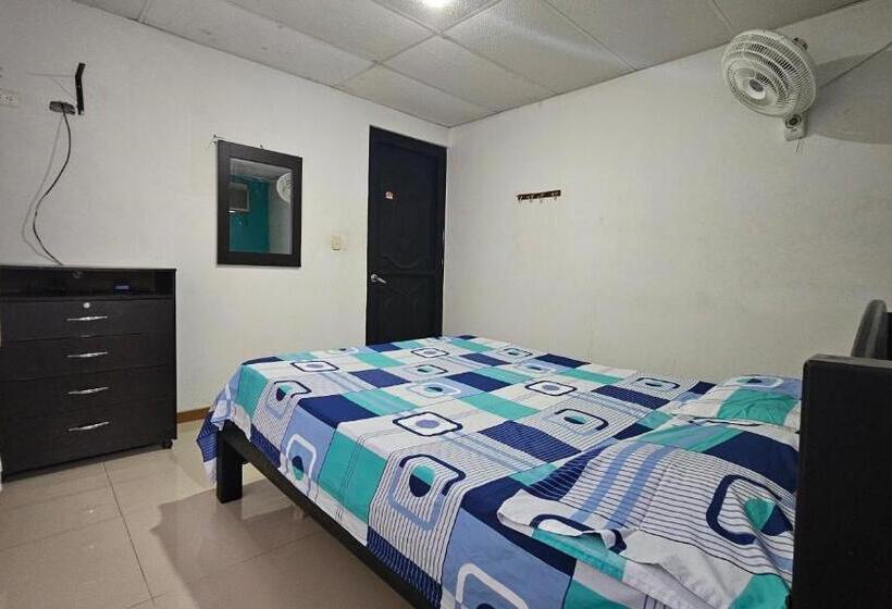 ペンション El Portal Del Llano