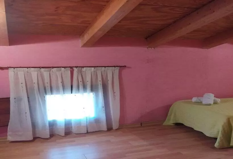 ペンション Hostal Los Quiñones