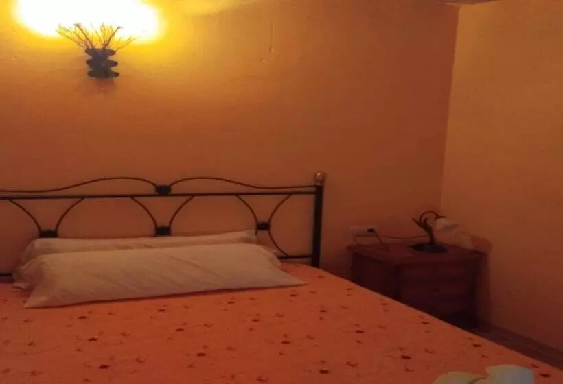 ペンション Hostal Los Quiñones