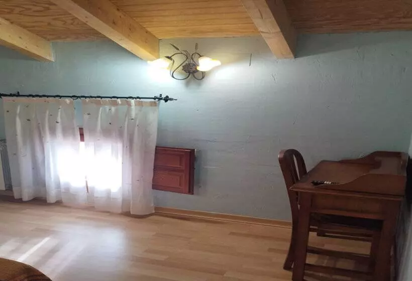 ペンション Hostal Los Quiñones