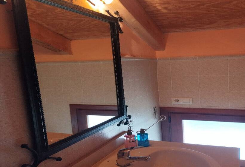 פנסיון Hostal Los Quiñones