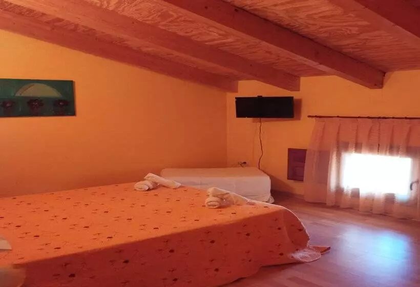 ペンション Hostal Los Quiñones