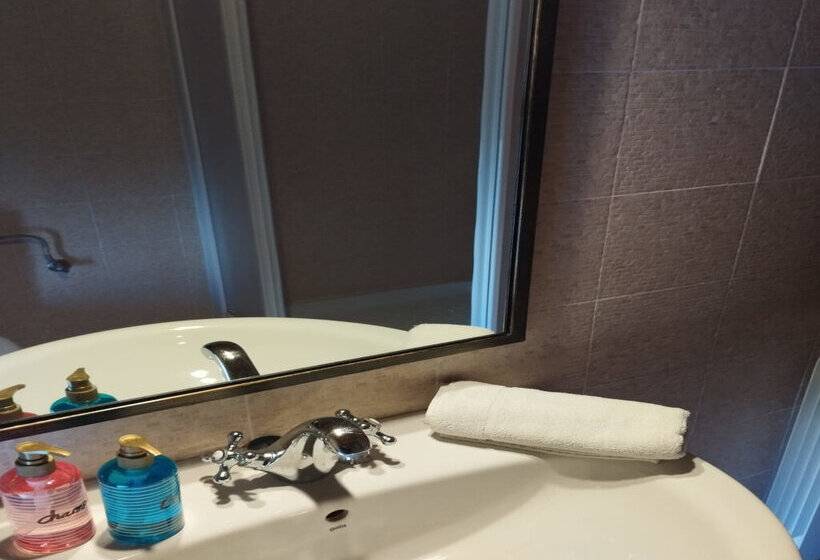 פנסיון Hostal Los Quiñones