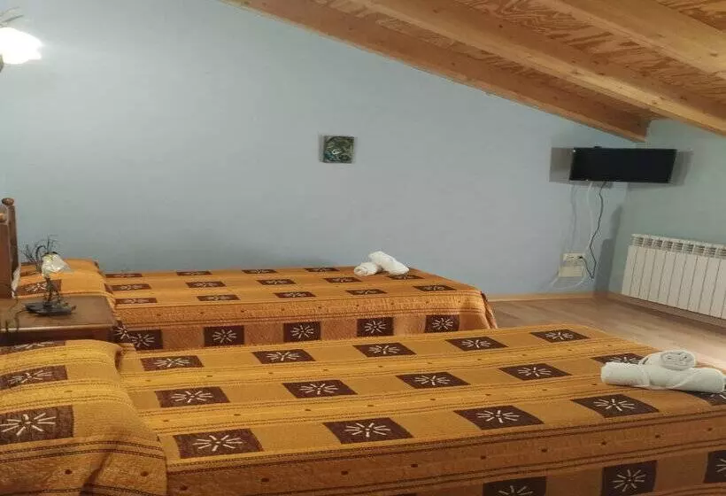 ペンション Hostal Los Quiñones