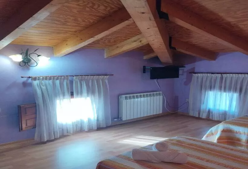 ペンション Hostal Los Quiñones