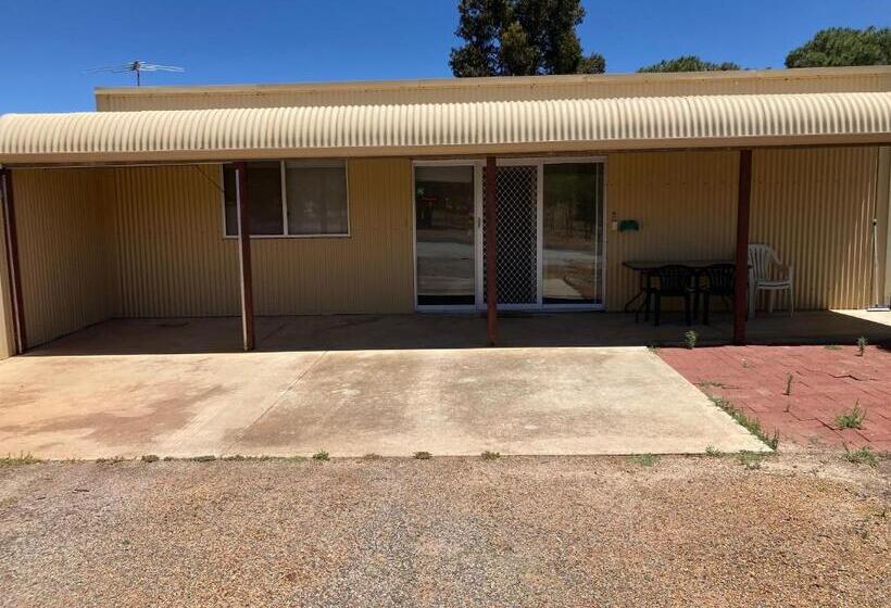 פנסיון The Wooly Guesthouse