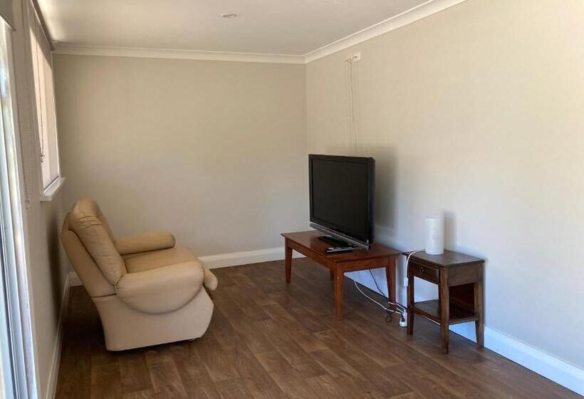 פנסיון The Wooly Guesthouse