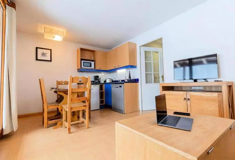 Résidence Le Parc Des Airelles   Studio Coin Montagne 4 Personnes Vue Pist 334
