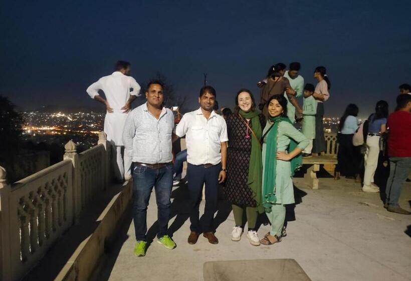 هاستل Pink City Backpackers