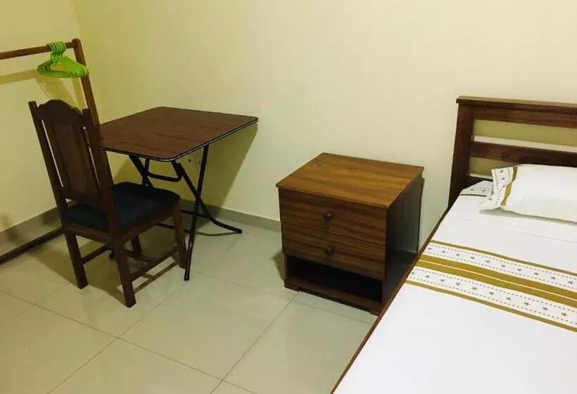 تختخواب و صبحانه Constança Retreat