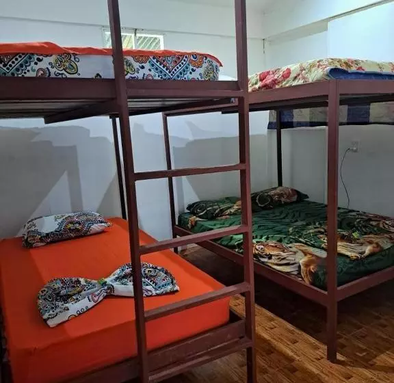 تختخواب و صبحانه Hostel Hook And Cook