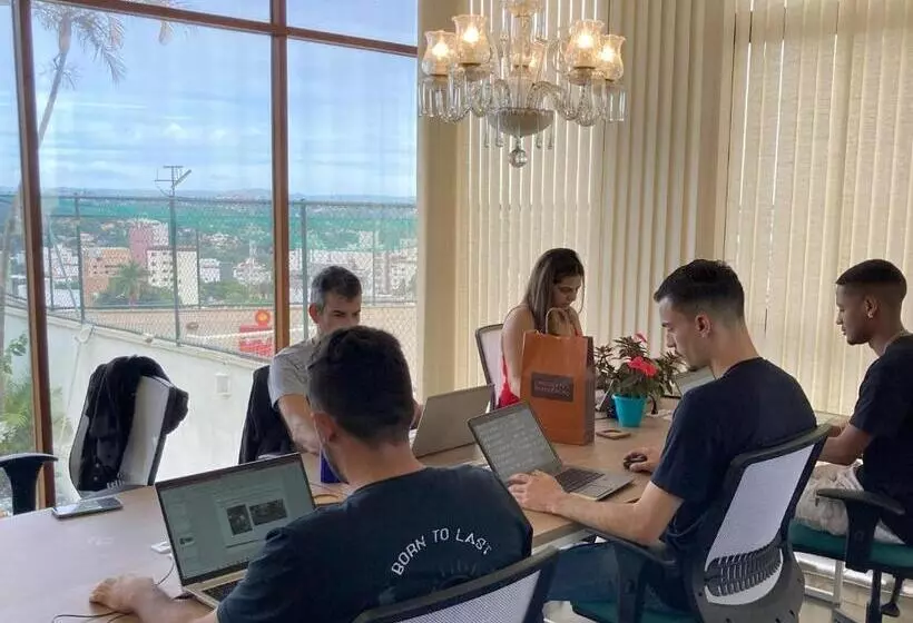 éden Hostel E Coworking