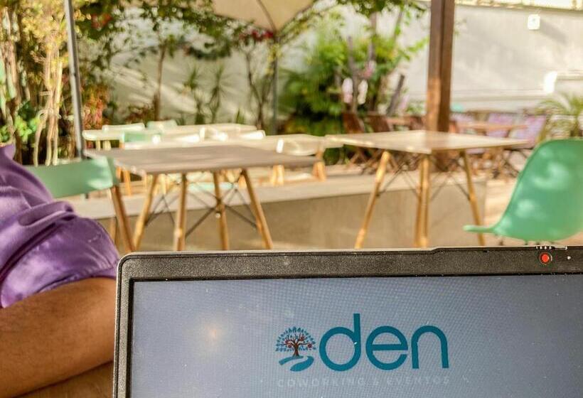éden Hostel E Coworking
