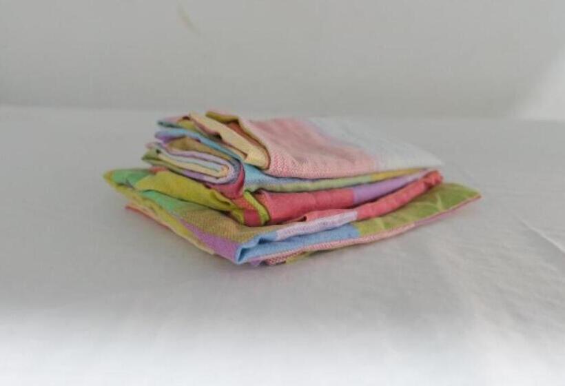 Hostel Tharu, Surf Camp & Restaurant