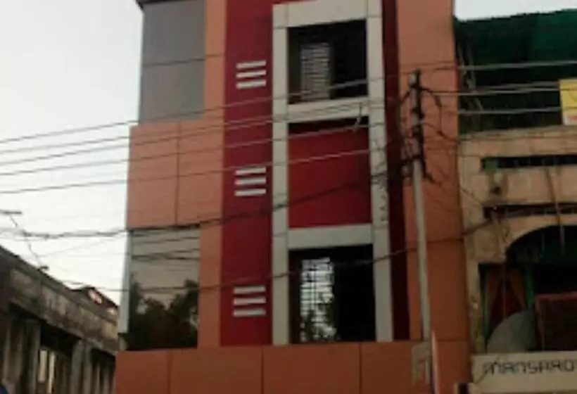 ホテル Girnar Amravati