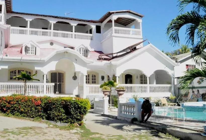 هتل Mady S Villa