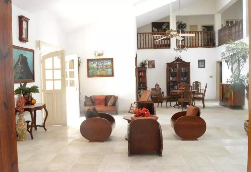 هتل Mady S Villa