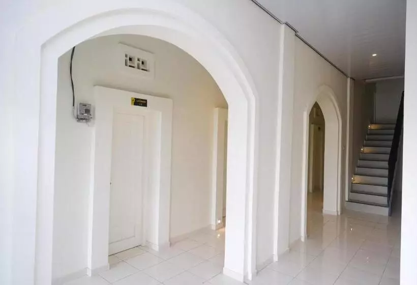 Hotelli Reddoorz Near Terminal Bus Purwokerto