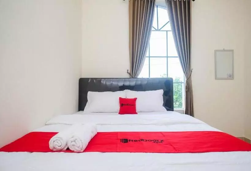 Hotelli Reddoorz Near Terminal Bus Purwokerto