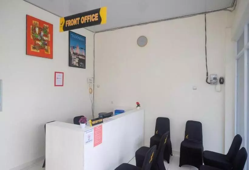 Hotelli Reddoorz Near Terminal Bus Purwokerto