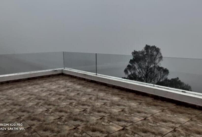 ホテル The Olive   Yogi Cottage. Online