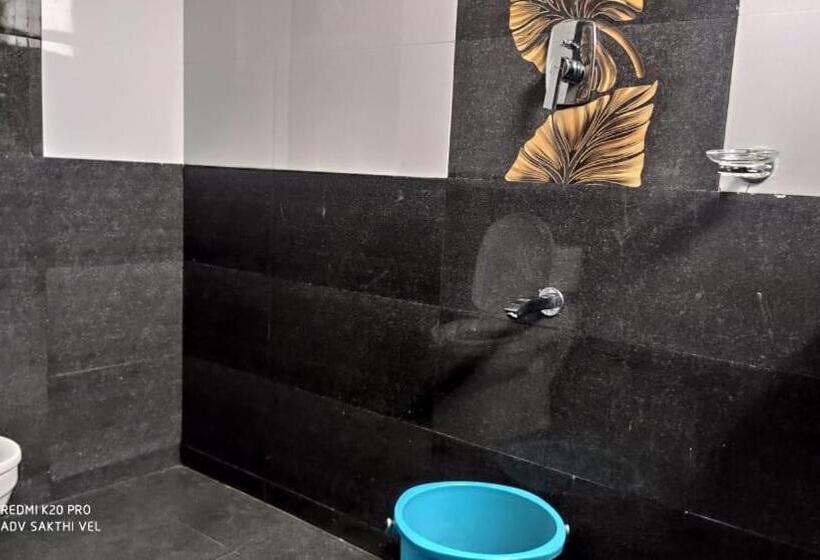 ホテル The Olive   Yogi Cottage. Online