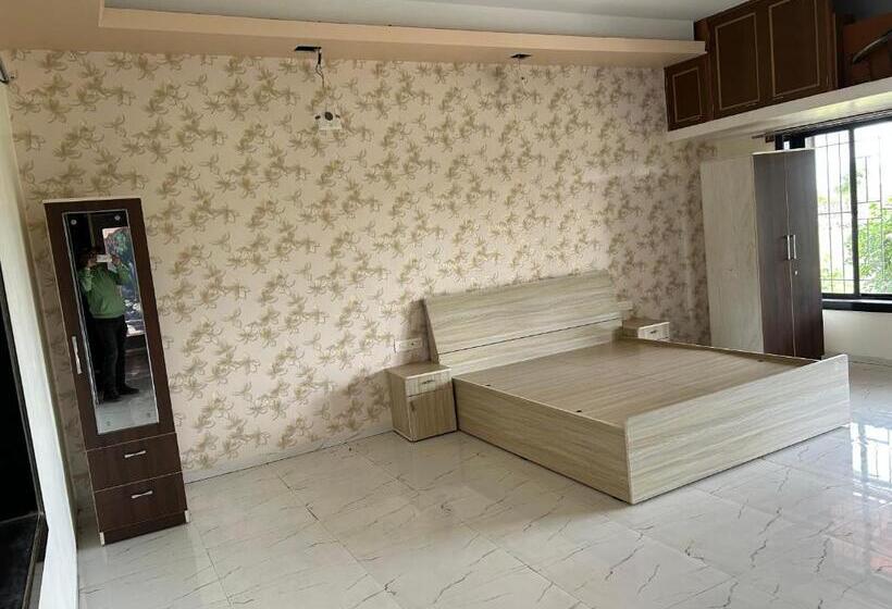 酒店 The Sunset Lawns