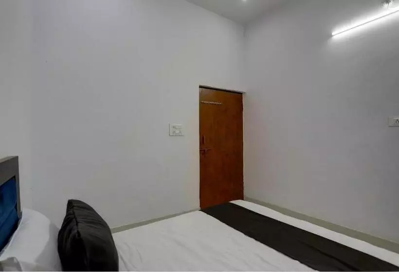 Oyo Hotel Kavya Residency