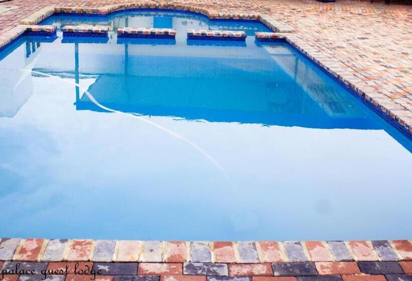 ペンション Eagle Palace Guest Lodge Lichtenburg